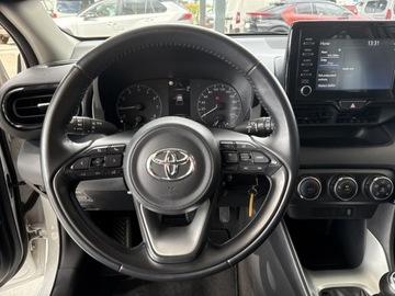 Toyota Yaris IV Hatchback 1.0 VVT-i 72KM 2022 Toyota Yaris 1.0 Comfort IV (2020-) 1.0 Comfort, zdjęcie 13