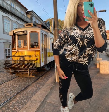 СПОРТИВНЫЙ КОСТЮМ МЯГКИЙ ВЕЛЮР, V-образный вырез, r48