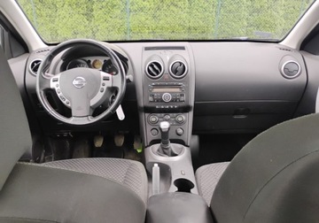 Nissan Qashqai I Crossover 1.6 115KM 2007 Nissan Qashqai 2007r, 1.6 Benzyna. Lekko uszkodzony prawy tyl. Jezdzi., zdjęcie 5