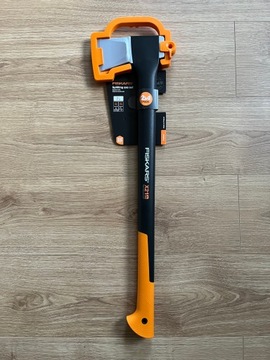 НАБОР ТОПОРОВ FISKARS: Расколка X21 + Столярные работы X7 + БЕСПЛАТНЫЙ набор для охраны труда и техники безопасности