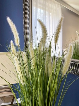 УКРАШЕНИЕ ИСКУССТВЕННОЙ ТРАВЫ ГОВОРИТ УШИ ГУСТЫЕ