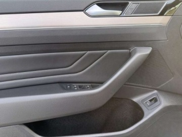 Volkswagen Passat B8 Variant Facelifting 2.0 TDI 190KM 2020 Volkswagen Passat Elegance 2.0TDI 150KM DSG Kamera360 NiskiPrzebieg SalonP, zdjęcie 12