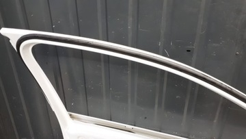 DVEŘE LEVÝ PŘEDNÍ SKODA KAROQ BÍLÝ