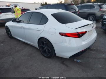 Alfa Romeo Giulia II Sedan 2.0 TBi 280KM 2019 Alfa Romeo Giulia Alfa Romeo Giulia Sport, od ubezpieczalni 2.0 Benzyna, zdjęcie 3
