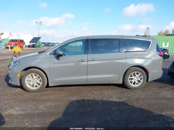 Chrysler Pacifica II 2023 Chrysler Pacifica Touring L 2023 3.6l 3.6 Benzyna 287KM, zdjęcie 2