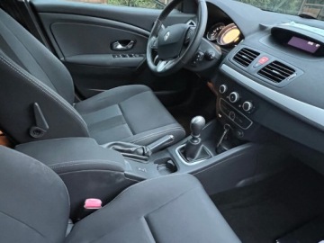 Renault Megane III Hatchback 1.4 16v TCe 130KM 2011 Renault Megane III 1,4TCE 130 KM PRZEG: 170 TYS km Bezwypadek koła 17cali, zdjęcie 9