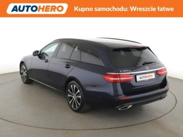 Mercedes Klasa E W213 Kombi Plug-in Facelifting 2.0 E300de 306KM 2022 Mercedes E 300 PHEV full LED półskóra virtuale, zdjęcie 3