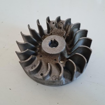 RYOBI RLT26CDY МАГНИТНОЕ КОЛЕСО