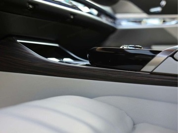 BMW Seria 7 G70 Sedan 3.0 40d 299KM 2025 BMW Seria 7 740d xDrive Sport Sedan 3.0 (299KM) 2025, zdjęcie 12