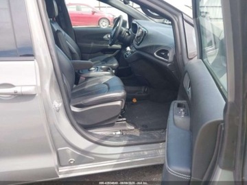 Chrysler Pacifica II 2023 Chrysler Pacifica Hybrid Touring L 2023 3.6l 3.6 Hybryda 260KM, zdjęcie 9