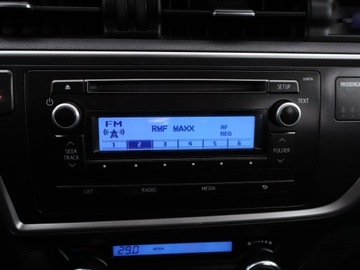 Toyota Auris II Hatchback 5d Dual VVT-i 100 99KM 2014 Toyota Auris 1.3 Dual VVT-i, Salon Polska, zdjęcie 14