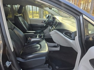 Chrysler Pacifica II 3.6 V6 Hybrid 264KM 2018 Chrysler Pacifica Hybrid 3.6 f.vat Pacifica Hybri, zdjęcie 12