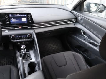 Hyundai Elantra VII Sedan 1.6 MPI 123KM 2023 Hyundai Elantra 1.6 MPI, Salon Polska, zdjęcie 7