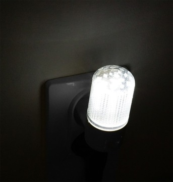 КОНТАКТНЫЙ НОЧНИК Discreet 3 LED, белый