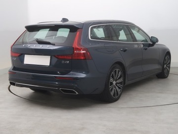 Volvo V60 II  Kombi 2.0 D4 190KM 2019 Volvo V60 D4 2.0, 187 KM, Automat, Skóra, Navi, zdjęcie 4