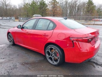 Alfa Romeo Giulia II Sedan Facelifting 2.0 Turbo 280KM 2022 Alfa Romeo Giulia 2022r, TI, AWD, 2.0L 2.0 Benzyna 280KM, zdjęcie 4