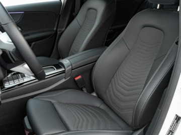 Mercedes Klasa A W177/V177 Sedan Facelifting 2.0 200d 150KM 2023 Mercedes A 200 GD8K604#200 d Progressive 8G-DCT, zdjęcie 13