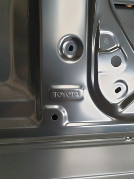 DVEŘE PRAVÉ PŘEDNÍ TOYOTA BZ4X