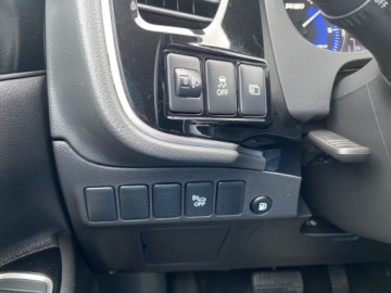 Mitsubishi Outlander III SUV PHEV Facelifting 2020 2.4 PHEV 224KM 2021 Mitsubishi Outlander HYBRYDA PHEV AUTOMAT NAWIGACJA LEDY KAMERA SKORY 4X4, zdjęcie 21