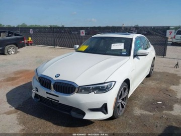 BMW Seria 3 G20-G21 2021 BMW Seria 3 330E 2021 2.0l 2.0 Hybryda 180KM, zdjęcie 1