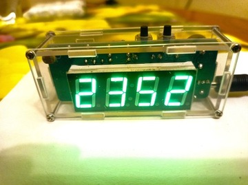 Часы электронные 4-БИТ Зеленые с корпусом. Учимся паять набор своими руками