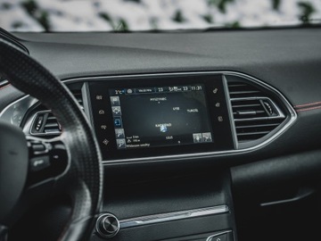 Peugeot 308 II Hatchback 5d 1.2 PureTech 130KM 2017 Peugeot 308 GT Line Transport w cenie, zdjęcie 12