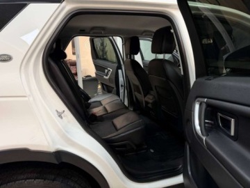 Land Rover Discovery Sport SUV 2.0 Si4 240KM 2017 Land Rover Discovery Sport 2.0 Benzyna 240KM, zdjęcie 32