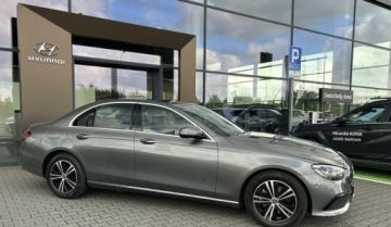 Mercedes Klasa E W213 Limuzyna Facelifting 2.0 E220d 194KM 2021 Mercedes-Benz Klasa E Salon Polska Kamera cofania Audio Burmester 4MATI, zdjęcie 27