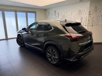 Lexus UX Crossover Facelifting 2.0 300h 199KM 2025 Od ręki - 300h F Sport Design 2.0 Hybrid Dynamic Force 199KM, zdjęcie 4