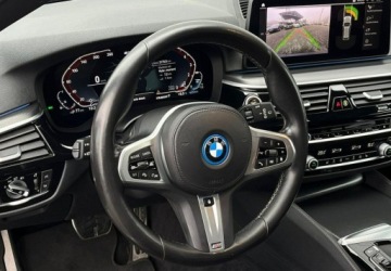 BMW Seria 5 G30-G31 Touring Plug-In 2.0 530e 292KM 2022 BMW Seria 5 M-Pakiet Hybryda Plug-In Skora Navi Kamera Full Led FV23, zdjęcie 19