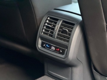 Volkswagen Arteon Fastback Facelifting 2.0 TDI SCR 150KM 2023 Volkswagen Arteon Shooting Brake Bogate wyposazenie Drugi komplet opon Bez, zdjęcie 17