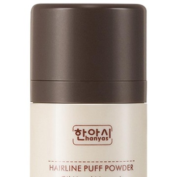 Измененный лоб линии роста волос скрывает темно-коричневый цвет.