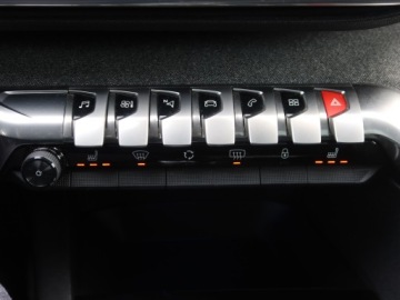 Peugeot 5008 II Crossover 1.6 BlueHDI 120KM 2018 Peugeot 5008 1.6 BlueHDi, Salon Polska, zdjęcie 15