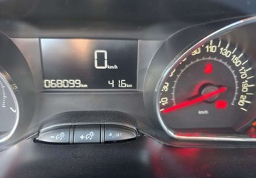 Peugeot 208 I Hatchback 3d 1.4 VTI 95KM 2015 Peugeot 208 1.4 BenzynaLPG 95KM, zdjęcie 7