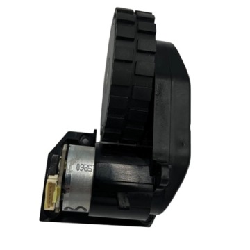 Левое колесо робота-уборщика Ultenic D6S.