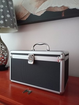 BOX BOX Чемодан на 200 компакт-дисков, DVD, BD-R, ЧЕРНЫЙ