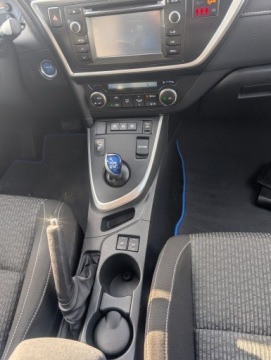 Toyota Auris II Hatchback 5d 1.8 HSD 136KM 2014 Toyota Auris Toyota Auris Hybryda 1.8 Hybryda Plug-in 136KM, zdjęcie 11