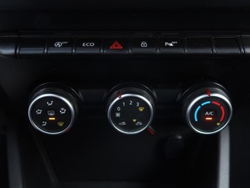 Dacia Duster II SUV 1.6 SCe 115KM 2018 Dacia Duster 1.6 SCe, Navi, Klima, Tempomat, zdjęcie 15