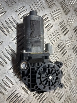 MOTOREK OKNO PŘEDNÍ PRAVÝ CITROEN XSARA PICASSO