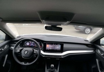 Skoda Octavia IV Liftback 1.5 TSI EVO 150KM 2024 Skoda Octavia 1,5TSI Selection 10.000km przebieg PL Salon Pakiet Winter Pl, zdjęcie 9