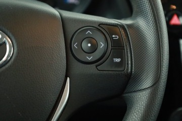 Toyota Auris II Hatchback 5d Facelifting 1.8 Hybrid 136KM 2015 Toyota Auris Hybrid, Salon Polska, Automat, Klima, zdjęcie 12