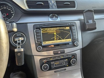 Volkswagen Passat B7 Variant 1.6 TDI CR DPF BlueMotion 105KM 2011 Volkswagen Passat 1,6 diesel 105KM nawigacja, zdjęcie 11