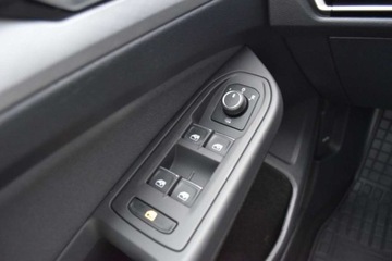 Volkswagen Golf VIII Variant 1.5 TSI 130KM 2022 Volkswagen Golf Variant SalonPL TSI 130KM Variant Life ACC LaneAssist Czuj, zdjęcie 24