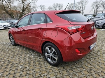 Hyundai i30 II Hatchback 5d 1.6 GDI 135KM 2015 Hyundai i30 1,6 benzyna 135KM nawigacja, zdjęcie 2