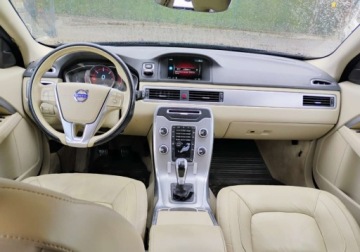 Volvo V70 III Kombi Facelifting 2.0 D3 DRIVE-E 150KM 2015 Volvo V70 2015r 2.0 Diesel. Uszkodzony lewy tyl. Jezdzi. 2.0 Diesel 150KM, zdjęcie 5