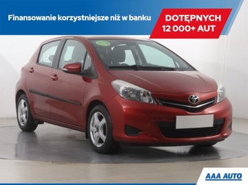 Toyota Yaris III Hatchback 5d 1.33 Dual VVT-i 99KM 2013 Toyota Yaris 1.33 Dual VVT-i, Salon Polska