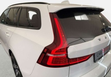 Volvo V60 II  2021 Volvo V60 VAT 23 R-Design 2.0 B4 197KM automat 2021 r., salon PL, I wlasci, zdjęcie 10