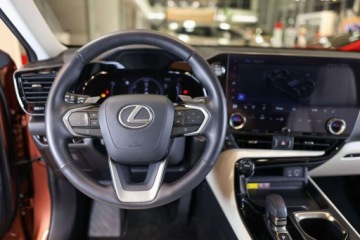 Lexus NX II SUV Facelifting 2.5 450h+ 309KM 2024 Lexus NX 450h Omotenashi AWD 2.5 Hybryda Plug-in 309KM, zdjęcie 13