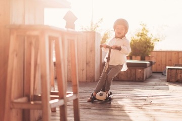 СКУТЕР SCOOT AND RIDE HIGHWAYKICK 3 3+ СКЛАДНЫЕ КОЛЕСА ЯСЕНЯ С LED-подсветкой