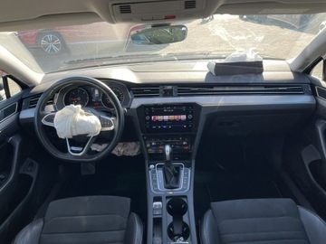 Volkswagen Passat B8 Variant Facelifting 2.0 TDI SCR 200KM 2022 Volkswagen Passat 4 Motion Skóra Klimatronik, zdjęcie 9